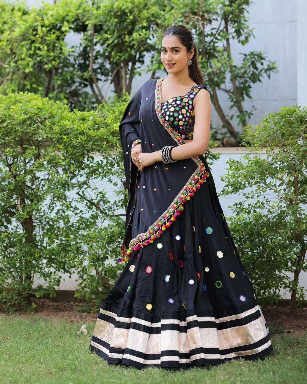 Vardan Ethnic Lg 608 Pure Muslin Wholesale Lehenga Choli — Wholesale Lehenga, MPA wholesale from Surat — view 2